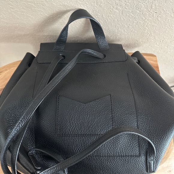 Michael Kors black leather backpack - Picture 3 of 3